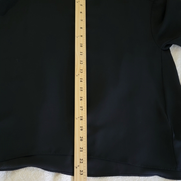 Olivaceous Elegant Black Short Sleeve Tee - Picture 6 of 8